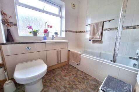 Downstairs Bathroom 