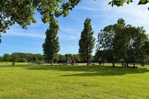 Green Space/Park to Front