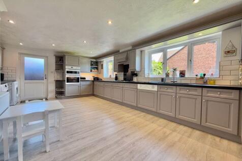 19&#39; Kitchen/Breakfast Room