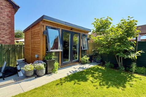 Garden Office/Room