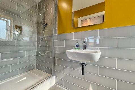 Bedroom 1 En-suite