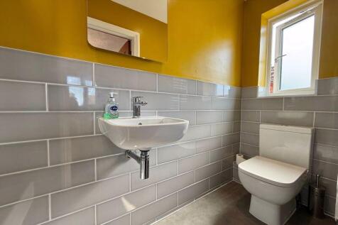 Bedroom 1 En-suite