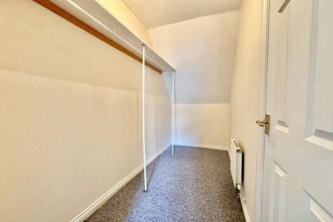 Walk-In Wardrobe
