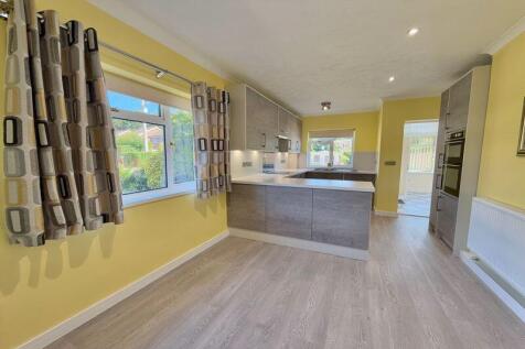 20&#39; Kitchen/Dining Room