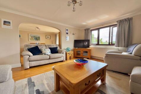 Lounge to Dining