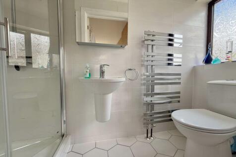Bedroom 1 Ensuite