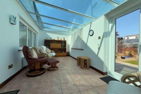 Sun Lounge