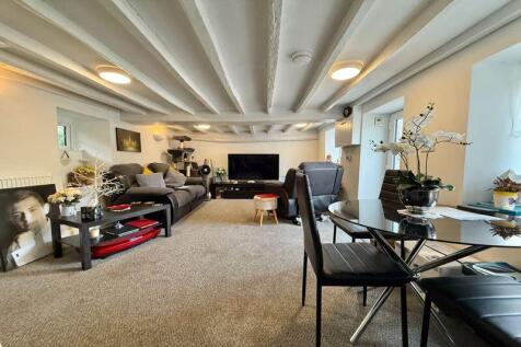 19&#39; Living Room