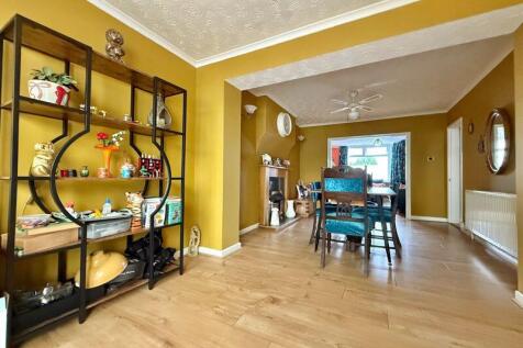 Sitting to Dining Room