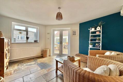 Sitting/Dining Room