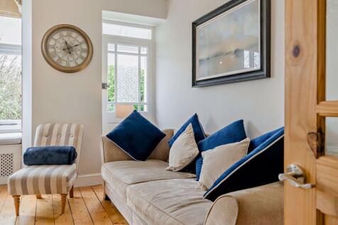 Lounge 1