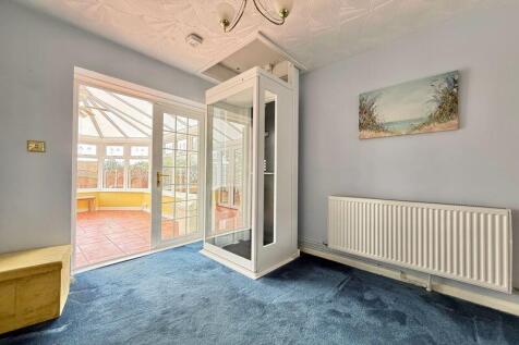 Lounge/Diner Lift Down