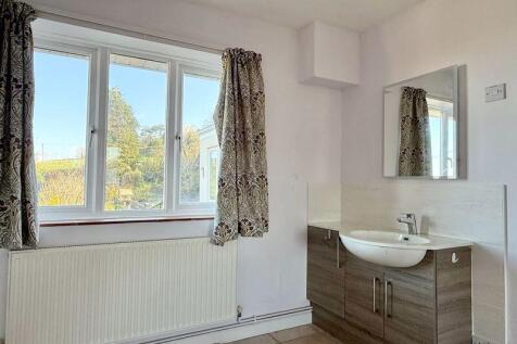 Downstairs Bedroom 1