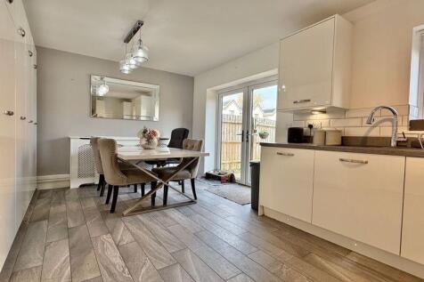 18&#39; Kitchen/Dining Room