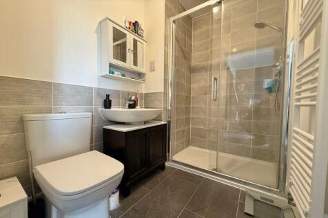 Bedroom 1 Ensuite