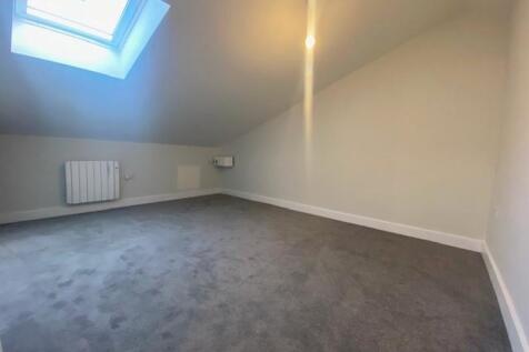 8 College Street 3.jpg
