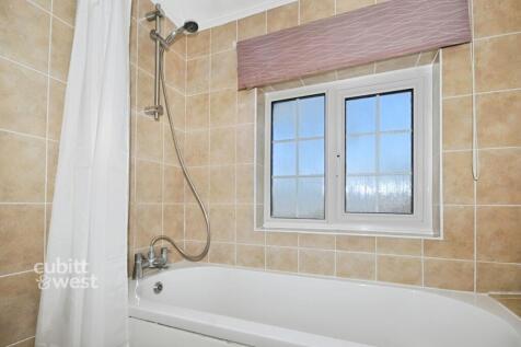 c6b925a5-Bathroom