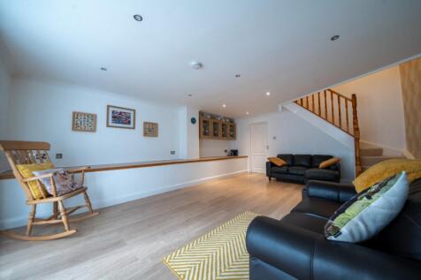 Sitting Room-Play Room