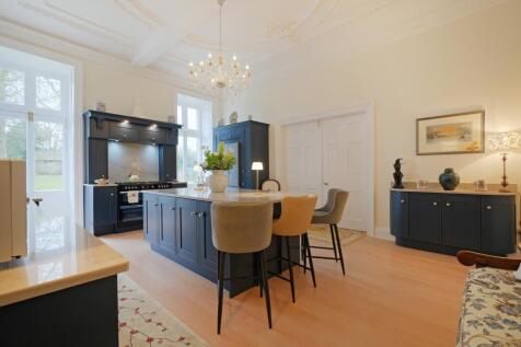 Breakfasting Kitchen
