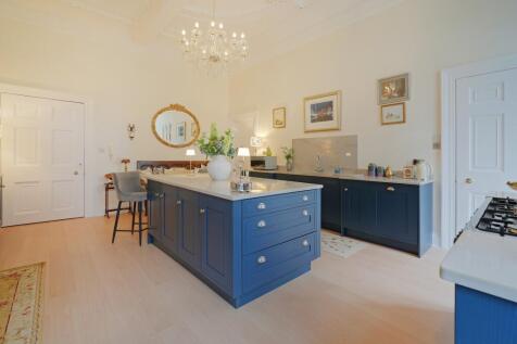 Breakfasting Kitchen