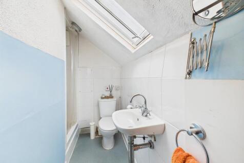 2nd Floor Bathroom