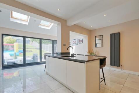 Open Plan Family Room and Kitchen