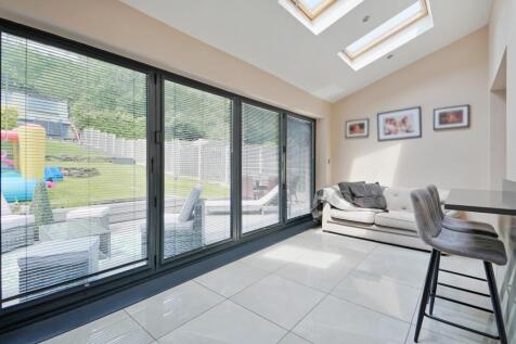 Open Plan Family Room and Kitchen