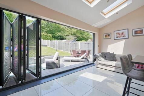 Open Plan Family Room and Kitchen