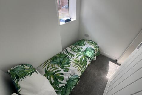 Bedroom 3-Study