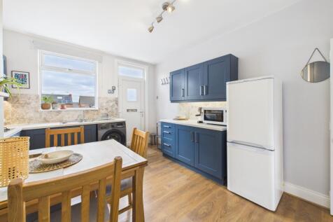 CAM04661G0-PR0195-STILL009