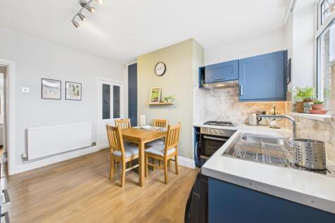 CAM04661G0-PR0195-STILL010