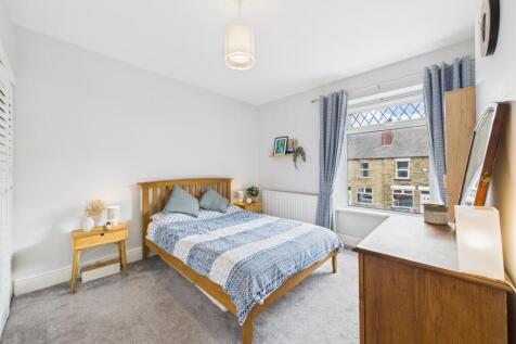 CAM04661G0-PR0195-STILL012