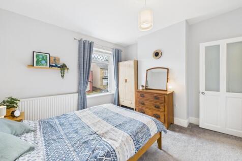 CAM04661G0-PR0195-STILL013