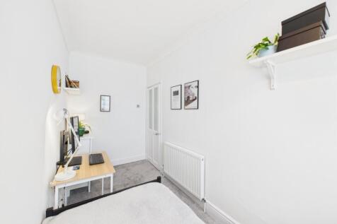 CAM04661G0-PR0195-STILL020