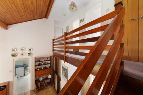 First Floor Galleried Landing