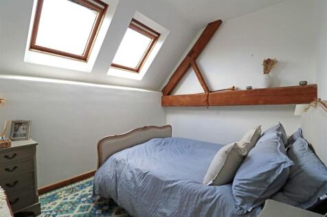 4-5churchbed2.JPG
