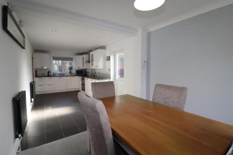 Breakfast/Dining Kitchen