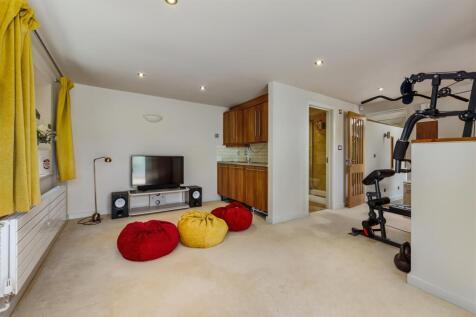 Living Area/Office Space