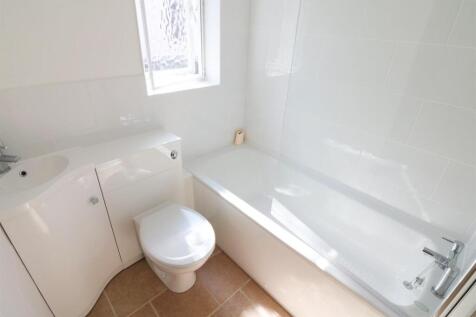 7 WTC bathroom.jpg