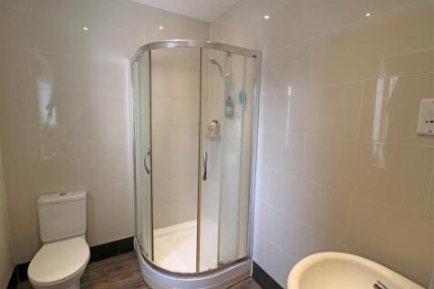 en-suite pic.jpg