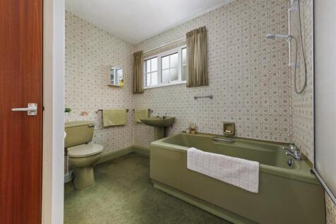Good Sized Bathroom