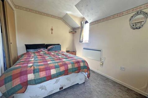 bed 1.jpg