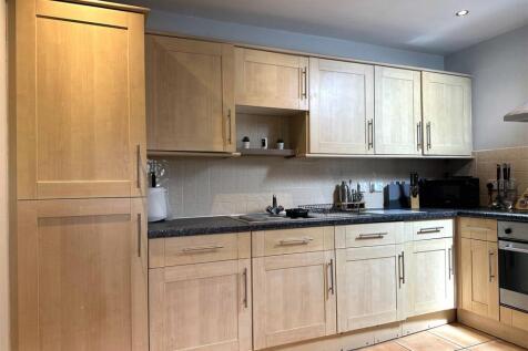 Kitchen 2.jpg