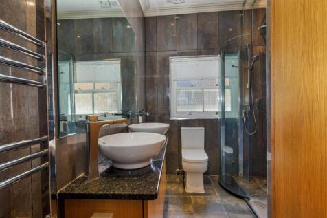En-Suite Shower