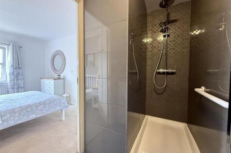En-Suite Shower