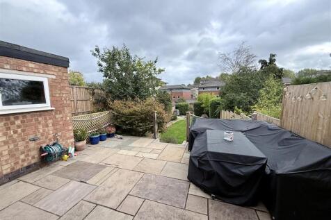 Generous Sized Rear Garden