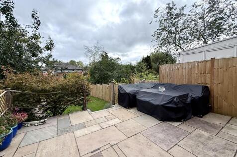 Generous Sized Rear Garden