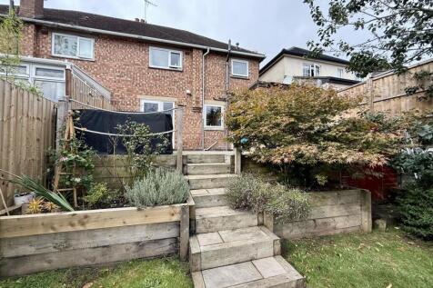 Generous Sized Rear Garden