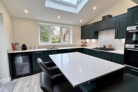 Open-Plan Living/Breakfast/Dining Kitchen