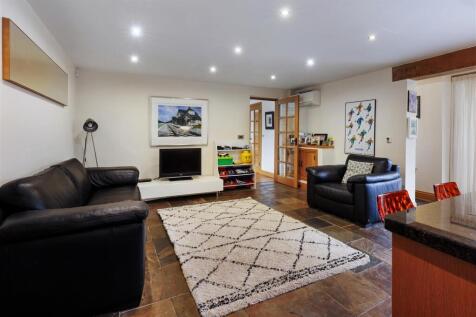 Open Plan Breakfast Kitchen/Dining/Family Room